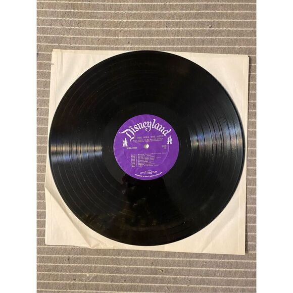 Vintage Walt Disney this was the west vinyl - Picture 8 of 9